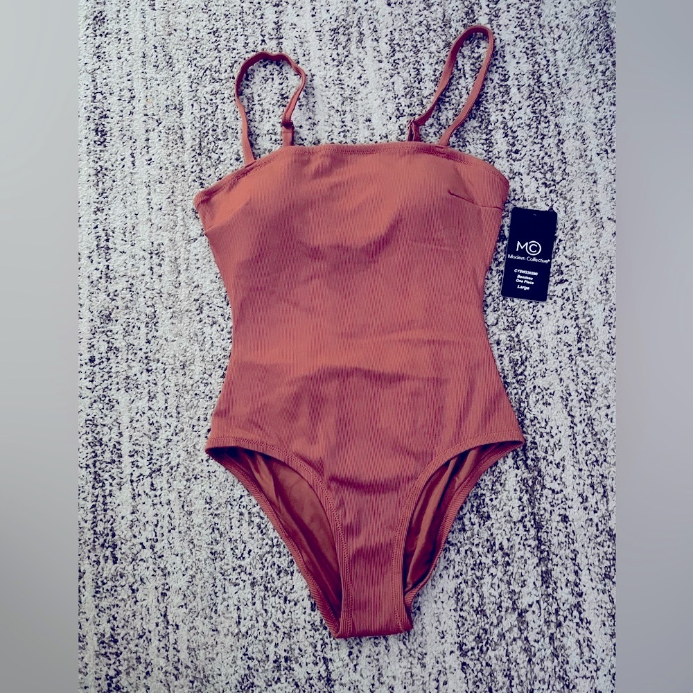 NWT/ MODERN COLLECTIVE Women’s One Piece Swimsuit - Open back, Size L, Rust